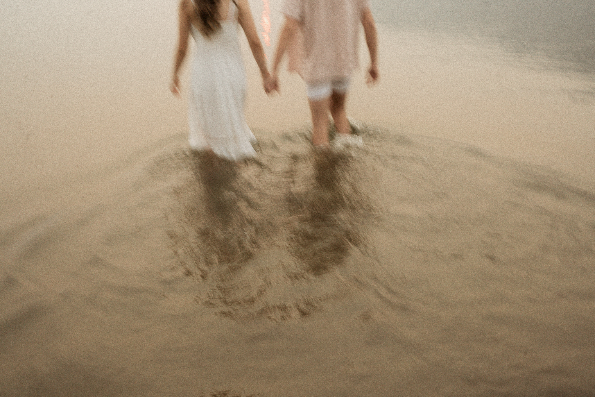 Quirky, creative, ethereal couples photography by the snake river in Washington State