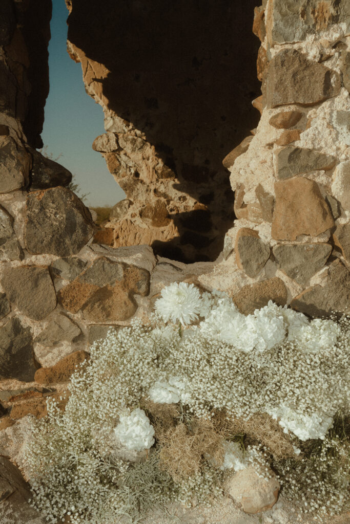 An elegant Arizona desert elopement