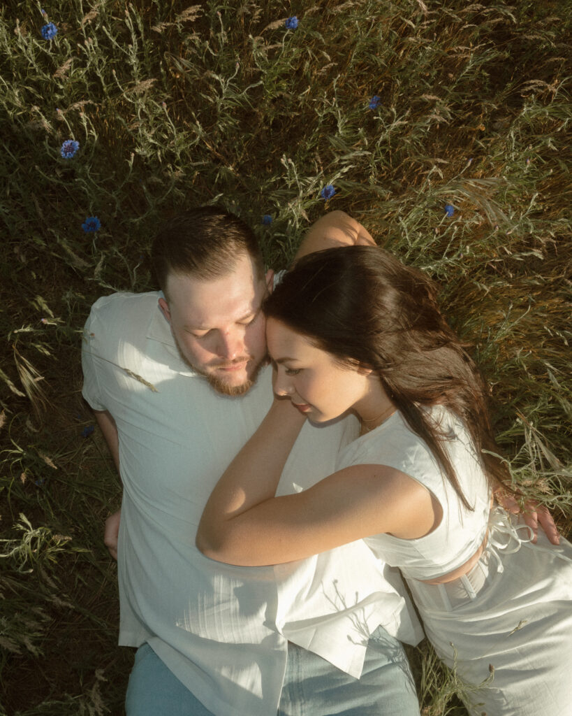 editorial picnic engagement session at rowena crest