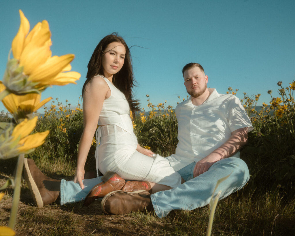 editorial picnic engagement session at rowena crest