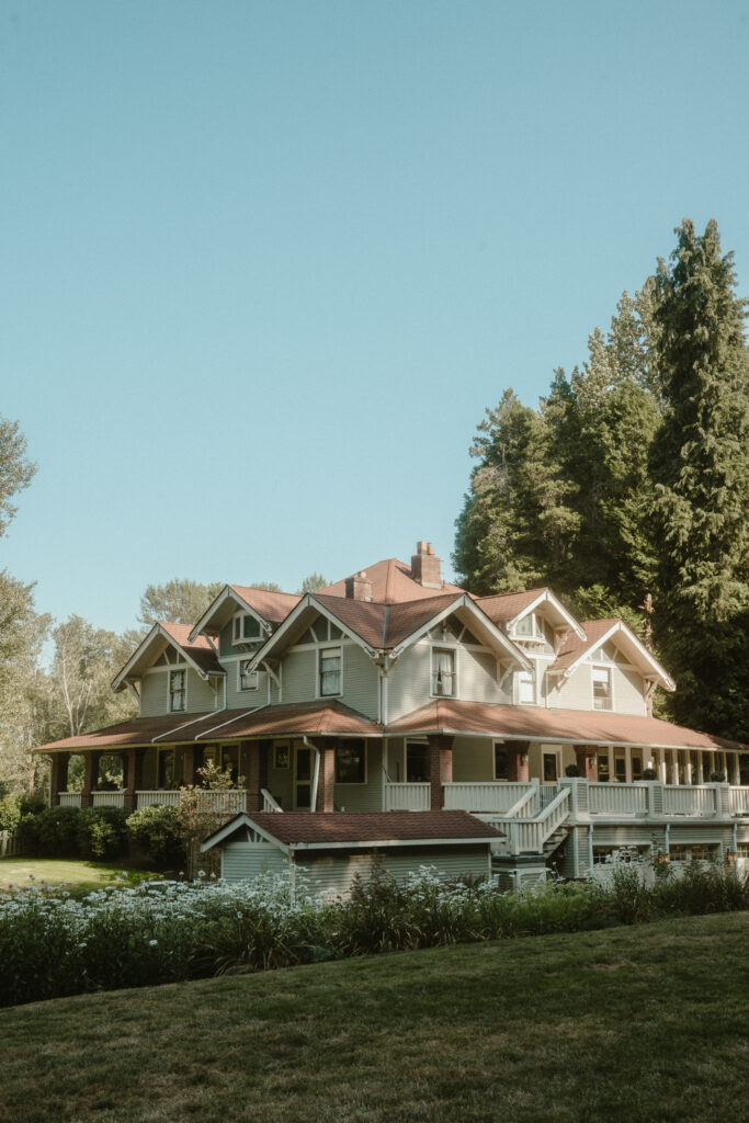 Wedding at sander's estate in tacoma washington